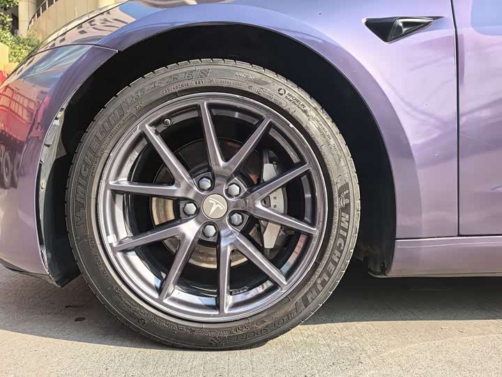 Фото 6 - Tesla Model 3