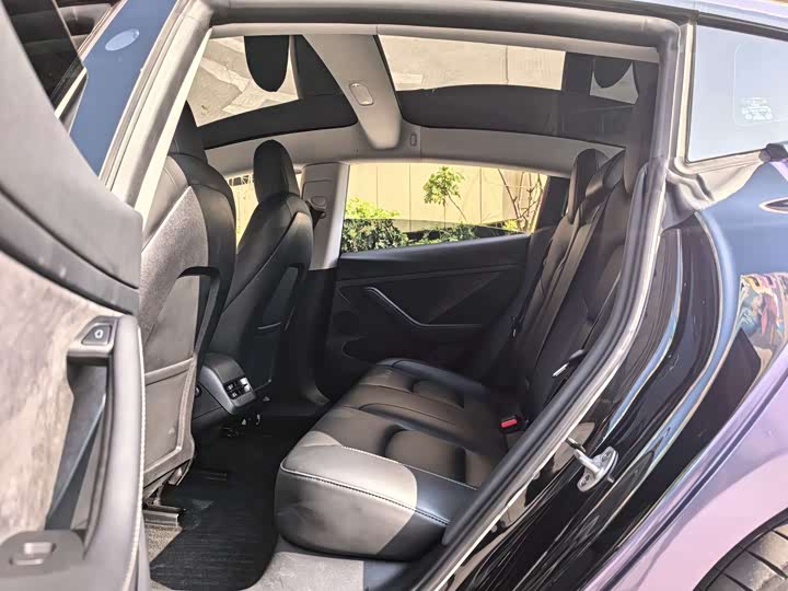 Фото 9 - Tesla Model 3