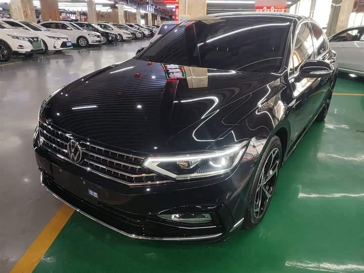 Фото 2 - Volkswagen Magotan