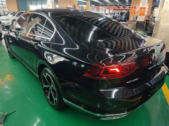 Фото 5 - Volkswagen Magotan