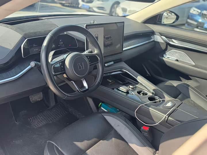 Фото 7 - Zeekr 001