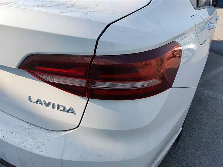 Фото 8 - Volkswagen Lavida