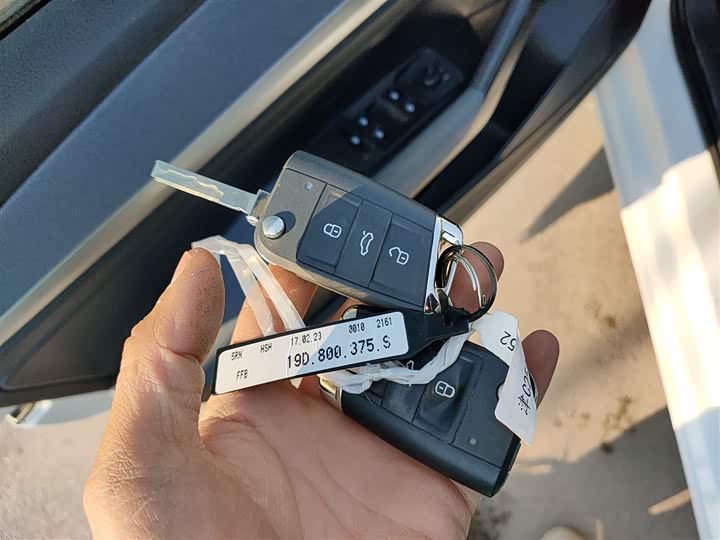 Фото 9 - Volkswagen Lavida