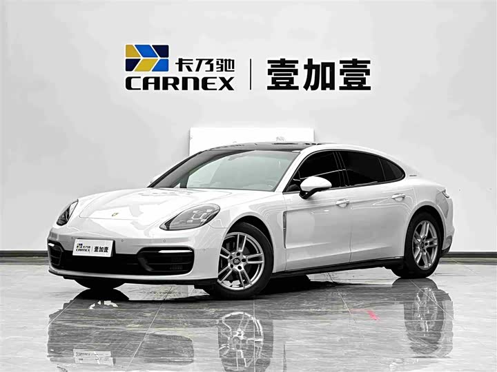 Фото 1 - Porsche Panamera