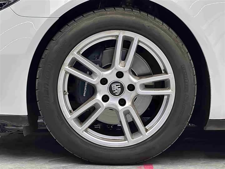 Фото 3 - Porsche Panamera