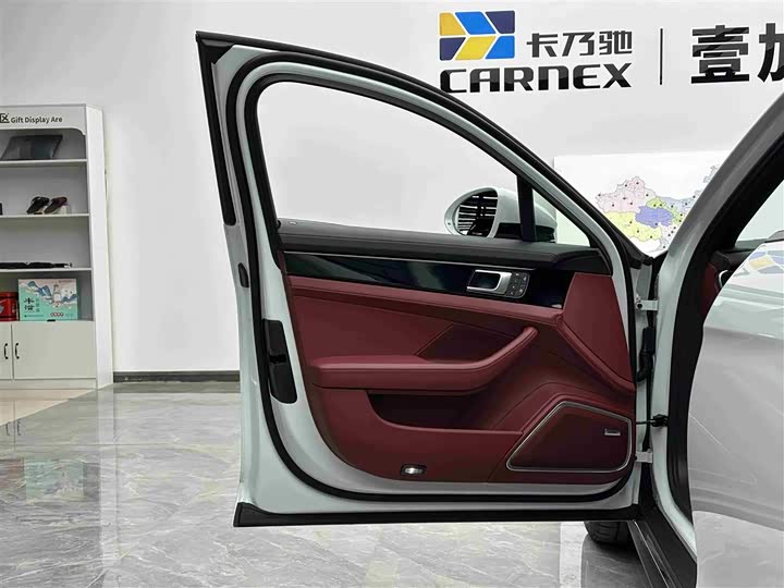 Фото 4 - Porsche Panamera