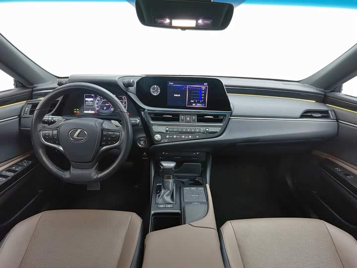 Фото 5 - Lexus ES