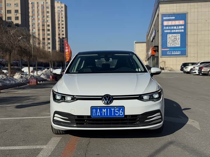 Фото 2 - Volkswagen Golf