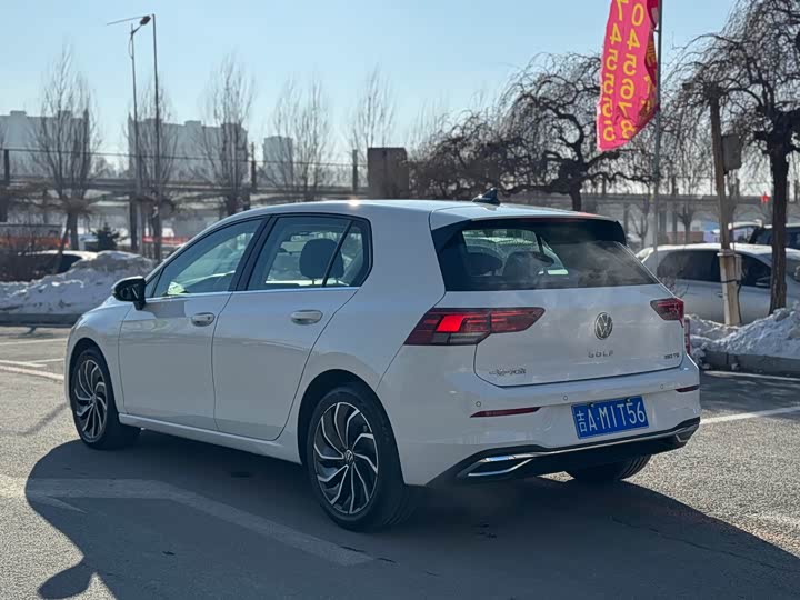 Фото 5 - Volkswagen Golf