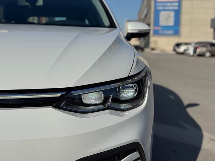 Фото 8 - Volkswagen Golf