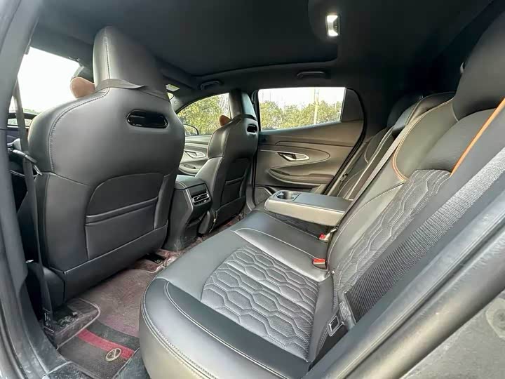 Фото 4 - Changan UNI-T