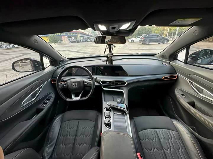 Фото 5 - Changan UNI-T