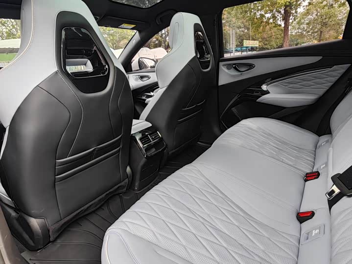 Фото 4 - BYD Seal