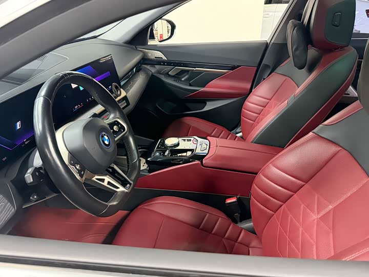 Фото 2 - BMW i5