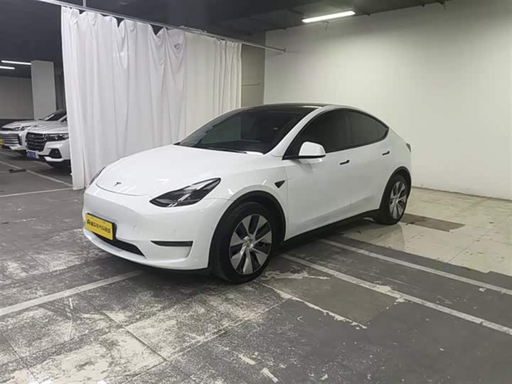 Фото 2 - Tesla Model Y