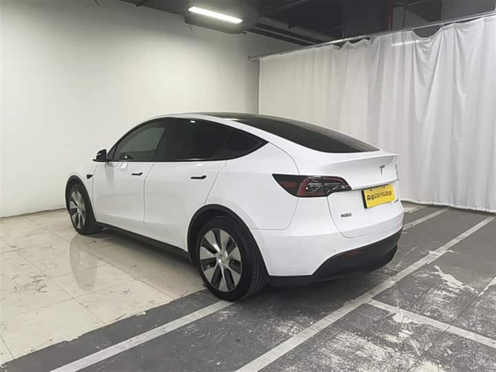 Фото 6 - Tesla Model Y