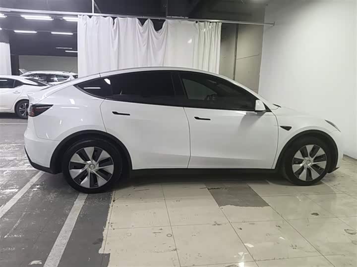 Фото 9 - Tesla Model Y