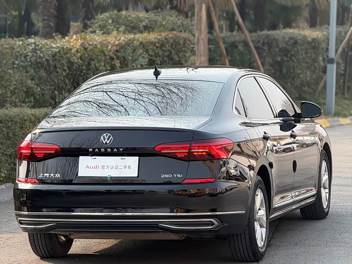 Фото 7 - Volkswagen Passat