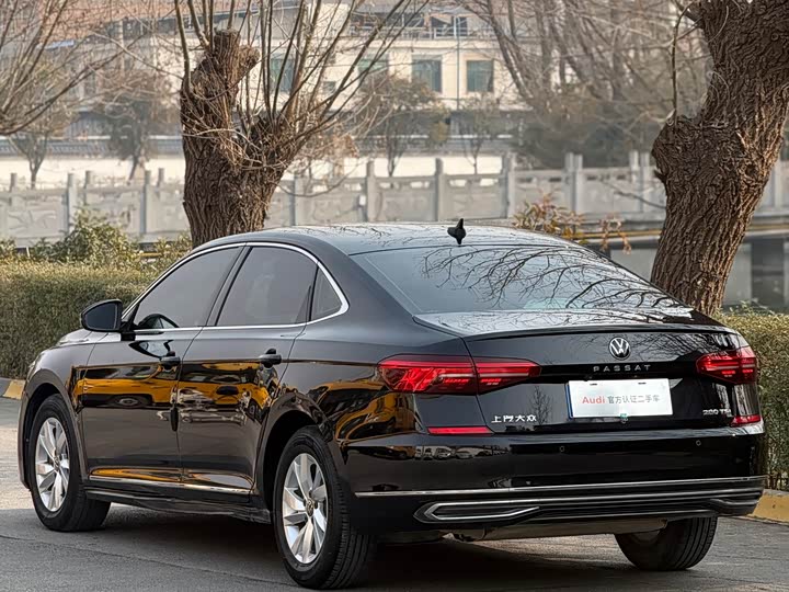 Фото 8 - Volkswagen Passat