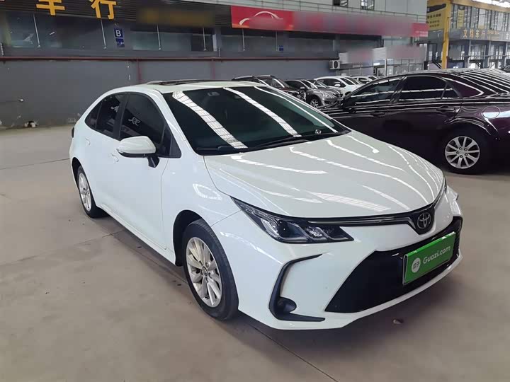 Фото 4 - Toyota Corolla