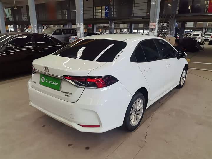 Фото 7 - Toyota Corolla