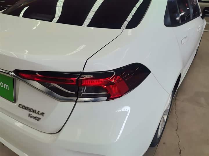 Фото 8 - Toyota Corolla