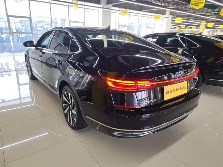 Фото 5 - Volkswagen Passat