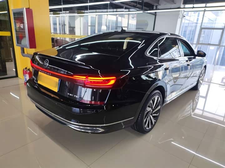 Фото 7 - Volkswagen Passat