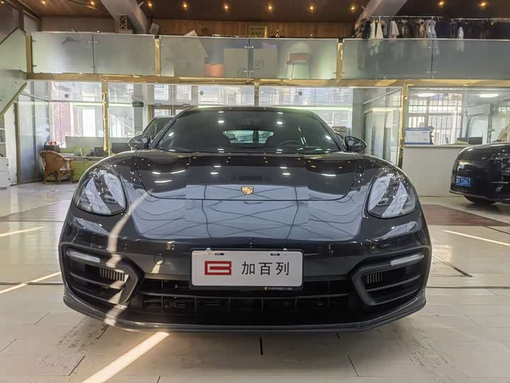 Фото 2 - Porsche Panamera
