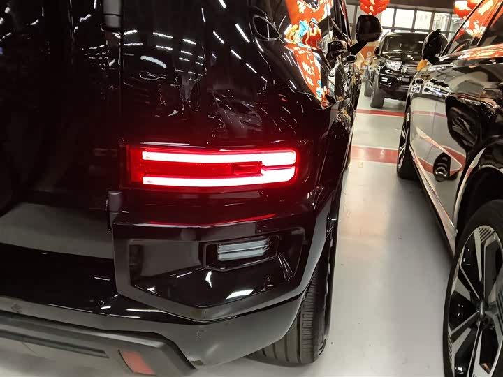 Фото 8 - Tank 700 Hybrid