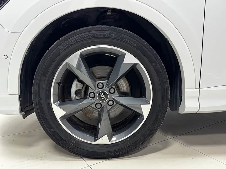 Фото 5 - Audi Q3