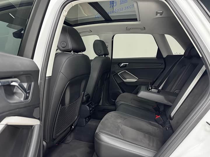 Фото 8 - Audi Q3