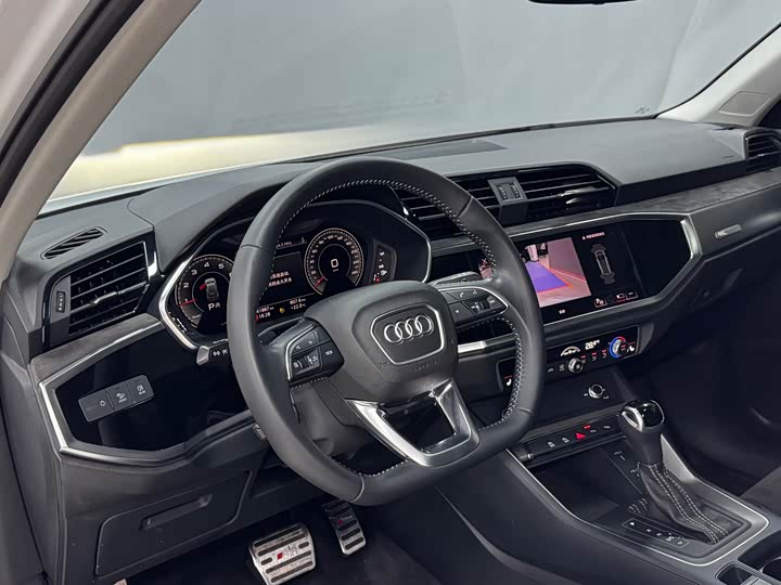 Фото 9 - Audi Q3