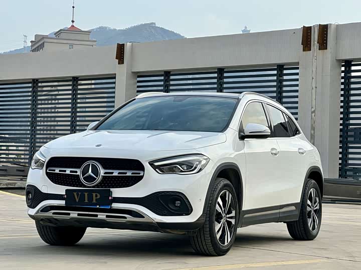 Фото 1 - Mercedes-Benz GLA-Class