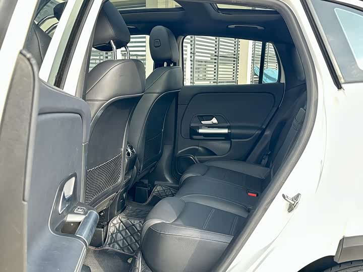 Фото 6 - Mercedes-Benz GLA-Class