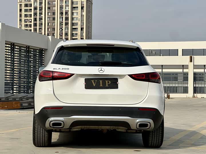 Фото 9 - Mercedes-Benz GLA-Class