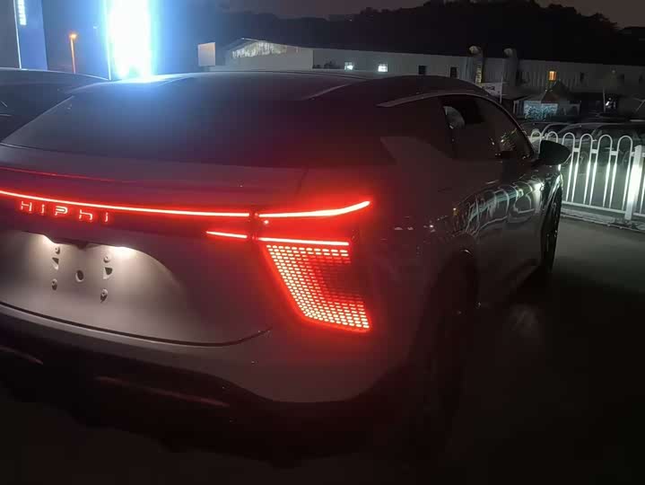 Фото 7 - HiPhi X