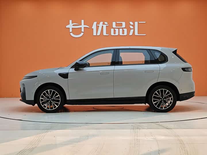 Фото 2 - Leapmotor B10