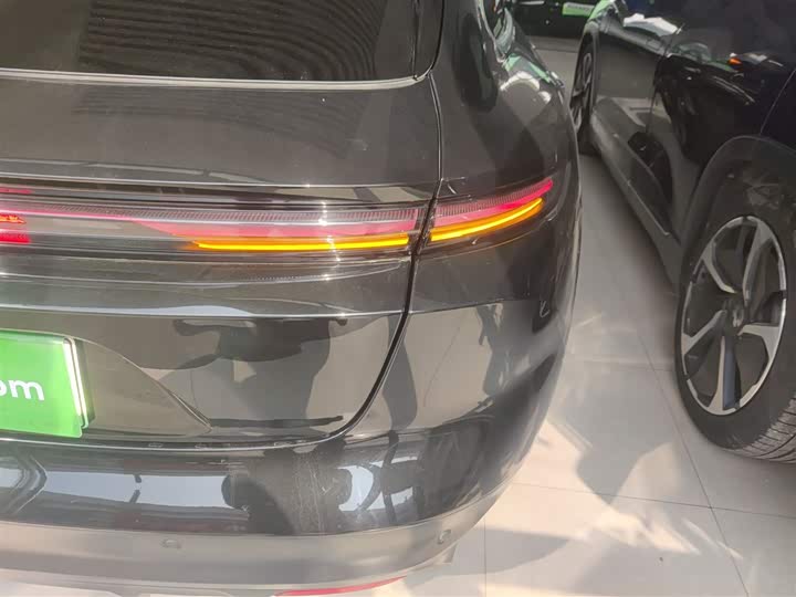 Фото 8 - Nio ET5T