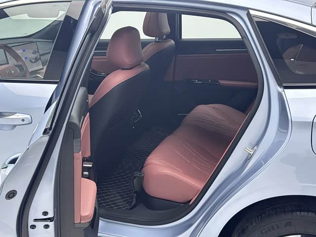 Фото 9 - Geely Galaxy L6