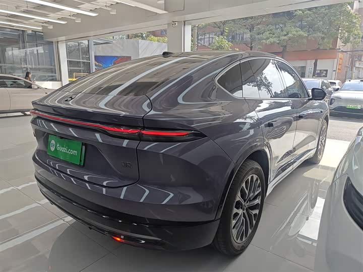 Фото 7 - Nio EC6