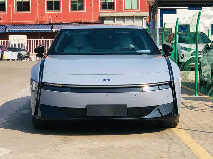 Фото 2 - XPeng P7