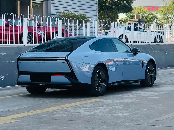 Фото 4 - XPeng P7