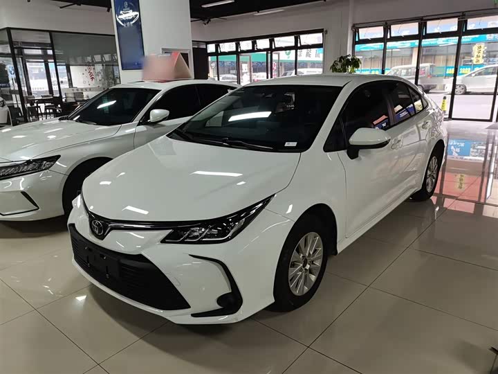 Фото 1 - Toyota Corolla