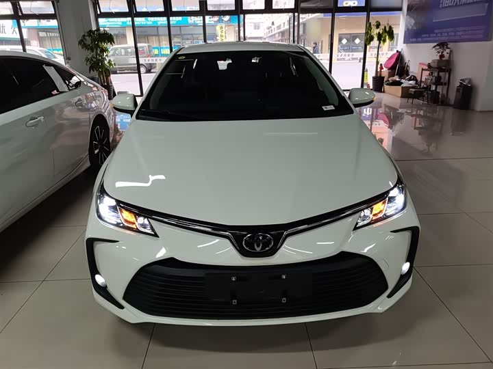 Фото 3 - Toyota Corolla