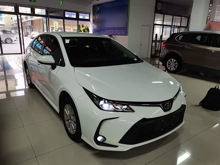 Фото 4 - Toyota Corolla