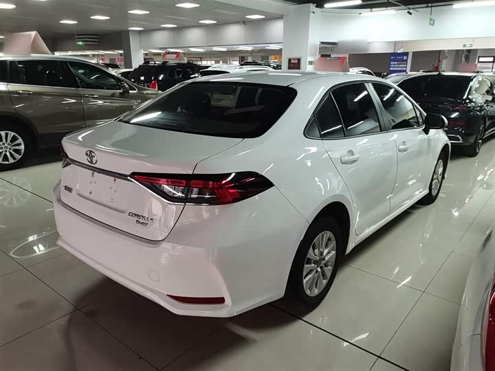 Фото 7 - Toyota Corolla