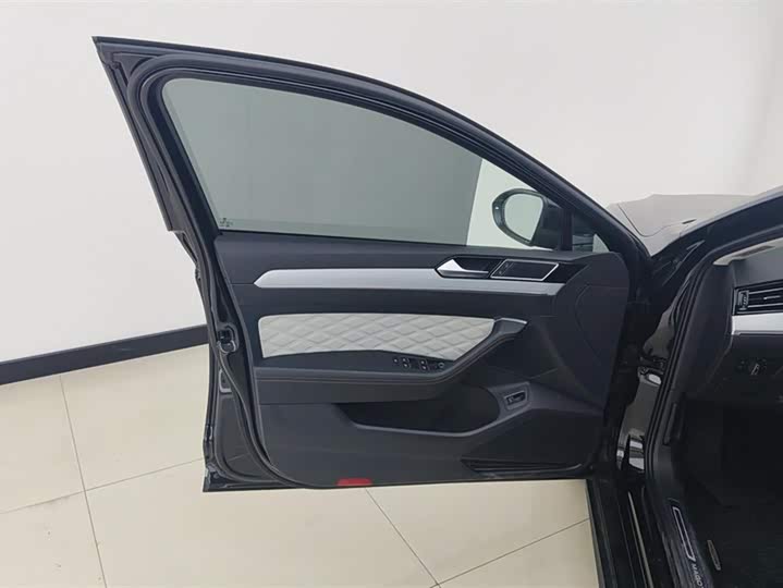 Фото 7 - Volkswagen Magotan