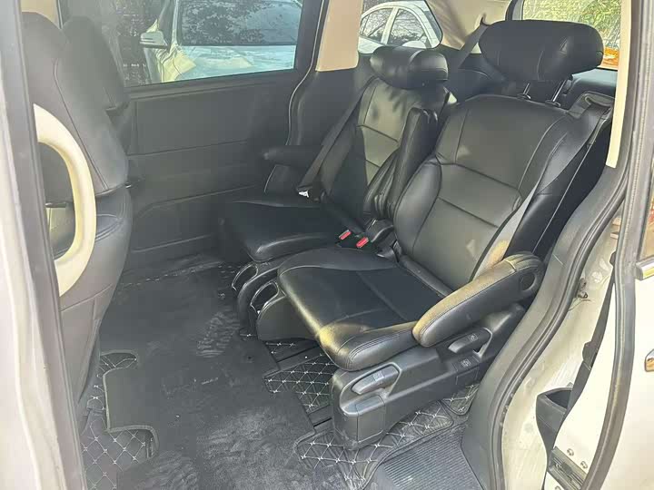 Фото 4 - Honda Odyssey