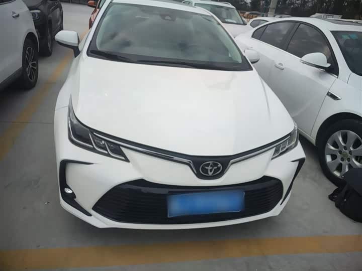 Фото 3 - Toyota Corolla